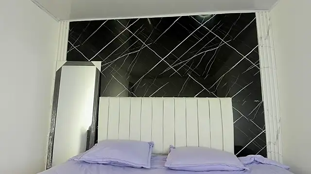 shirley hott online show from 10/02/25, 02:35