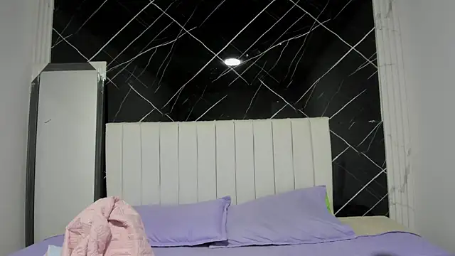 shirley hott online show from 11/11/25, 04:29