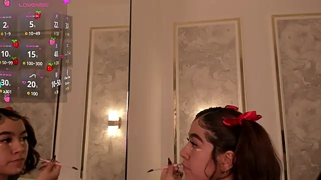 doll eyees  online show from 10/11/25, 02:22