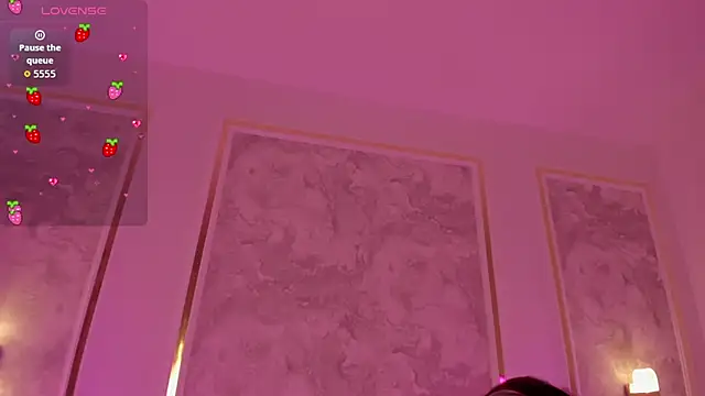 doll eyees  online show from 10/17/25, 02:26