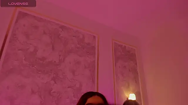 doll eyees  online show from 10/18/25, 02:36