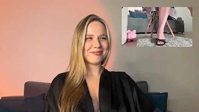 Snapshot of GoddessRoss chatting on 10/14/25, 05:14 GoddessRoss online show from 10/14/25, 05:14