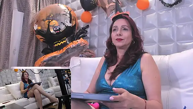 Snapshot of Madame_Angelic_ chatting on 10/25/25, 09:06 Madame Angelic online show from 10/25/25, 09:06