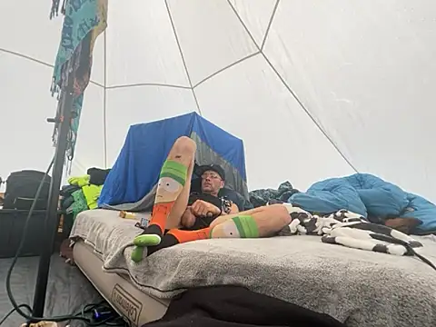 Snapshot of SidingNowness chatting on 11/30/25, 08:46 SidingNowness online show from 11/30/25, 08:46