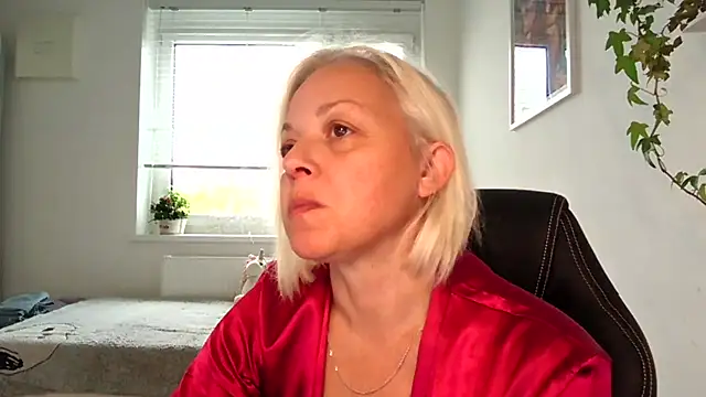 Linsy Kim online show from 11/02/25, 09:00