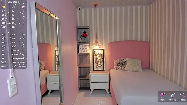 SOPHIEMEYER online show from 11/24/25, 07:46