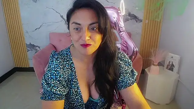 Snapshot of tamara_ch1 chatting on 10/11/25, 02:55 tamara ch1 online show from 10/11/25, 02:55