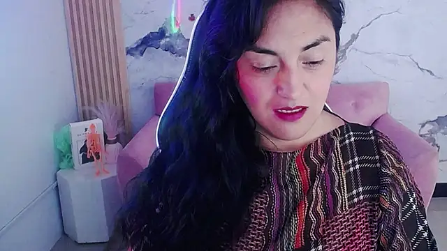 Snapshot of tamara_ch1 chatting on 10/19/25, 03:18 tamara ch1 online show from 10/19/25, 03:18