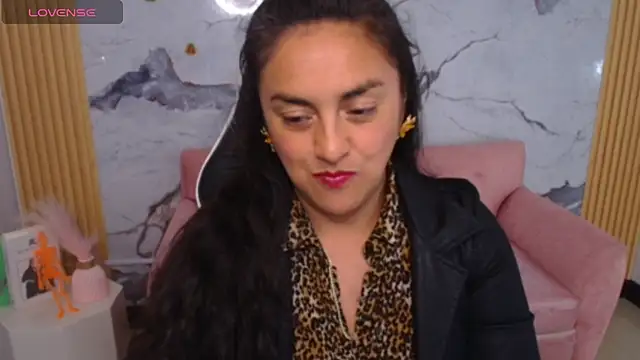 Snapshot of tamara_ch1 chatting on 10/21/25, 03:29 tamara ch1 online show from 10/21/25, 03:29