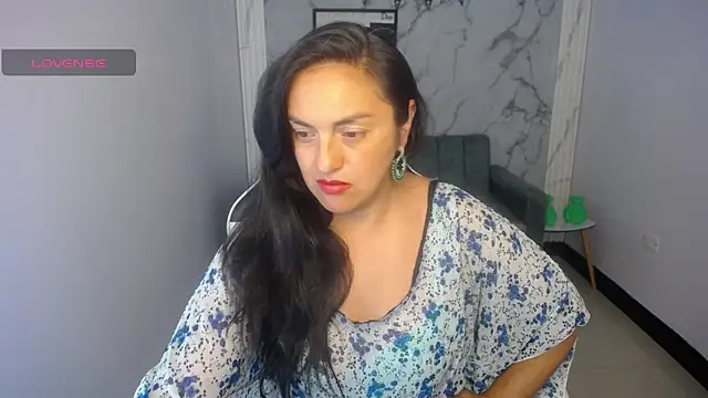 Snapshot of tamara_ch1 chatting on 10/24/25, 10:28 tamara ch1 online show from 10/24/25, 10:28