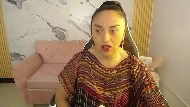 Snapshot of tamara_ch1 chatting on 10/29/25, 03:20 tamara ch1 online show from 10/29/25, 03:20