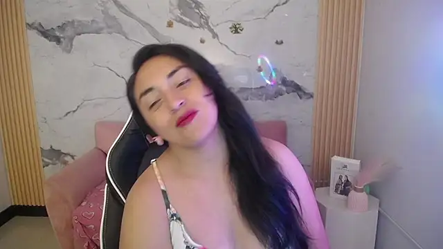 Snapshot of tamara_ch1 chatting on 11/06/25, 03:18 tamara ch1 online show from 11/06/25, 03:18