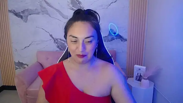 Snapshot of tamara_ch1 chatting on 11/08/25, 02:56 tamara ch1 online show from 11/08/25, 02:56