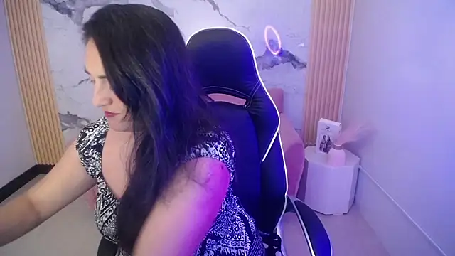 Snapshot of tamara_ch1 chatting on 11/11/25, 03:39 tamara ch1 online show from 11/11/25, 03:39