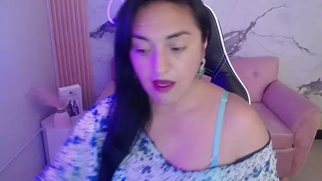 Snapshot of tamara_ch1 chatting on 11/13/25, 03:05 tamara ch1 online show from 11/13/25, 03:05