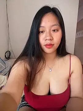 Snapshot of maianhcute chatting on 10/11/25, 02:00 maianhcute online show from 10/11/25, 02:00