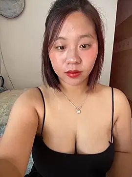 Snapshot of maianhcute chatting on 10/23/25, 01:49 maianhcute online show from 10/23/25, 01:49