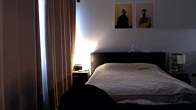 VivianCoke online show from 10/24/25, 09:17