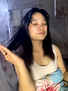 Ngoc-bbi online show from 10/28/25, 04:09