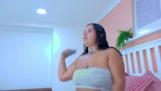 Snapshot of BriannaBennett__ chatting on 09/11/25, 09:04 BriannaBennett online show from 09/11/25, 09:04