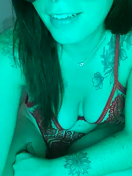 Snapshot of Sainte_bambi_ chatting on 09/19/25, 06:52 Sainte bambi online show from 09/19/25, 06:52