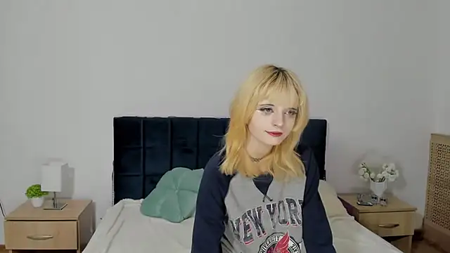 Snapshot of AmandaCutse chatting on 09/27/25, 05:34 AmandaCutse online show from 09/27/25, 05:34