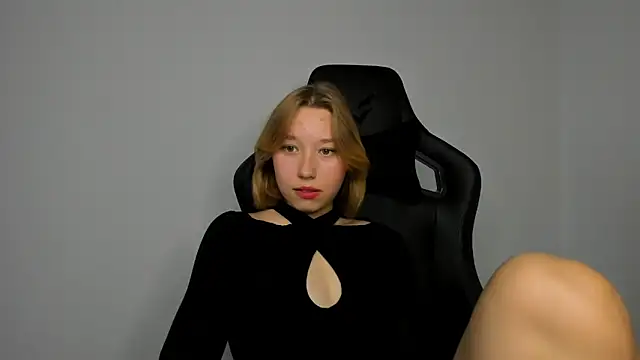 Agatha May online show from 10/10/25, 11:20