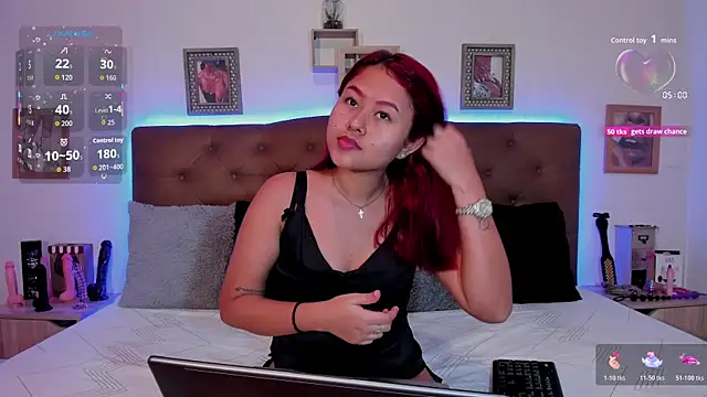 Snapshot of MAYASMITH__ chatting on 11/03/25, 12:17 MAYASMITH online show from 11/03/25, 12:17