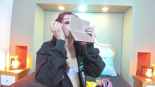 AteneaGreyy online show from 10/22/25, 11:54