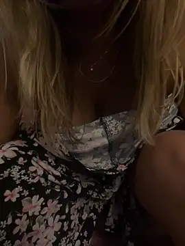 Snapshot of Horny_milf69 chatting on 09/24/25, 10:02 Horny milf69 online show from 09/24/25, 10:02