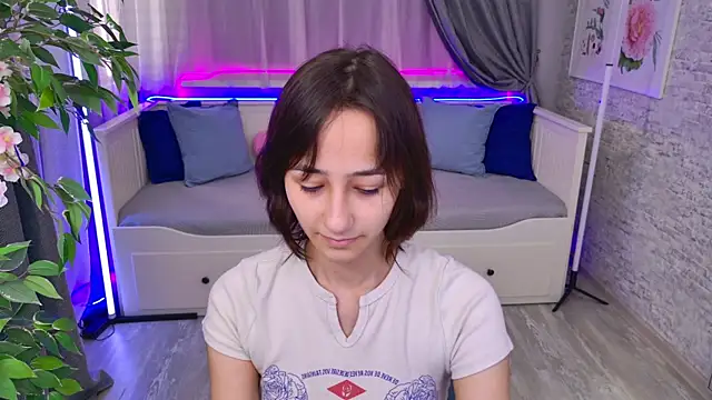 Snapshot of EmilySwonn chatting on 09/18/25, 03:58 EmilySwonn online show from 09/18/25, 03:58