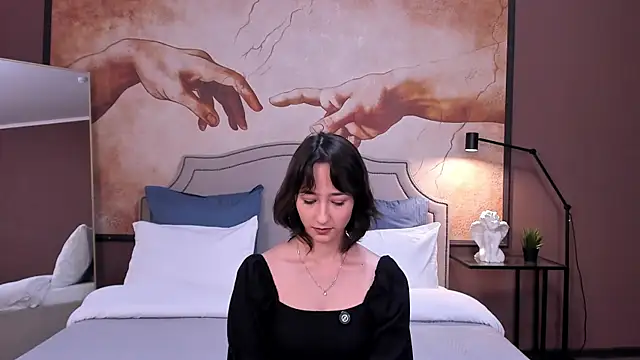 EmilySwonn online show from 10/10/25, 04:06