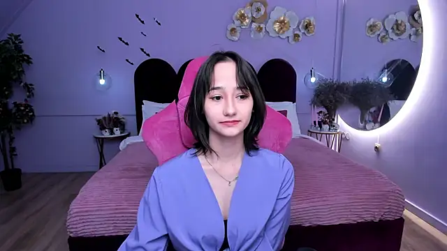 EmilySwonn online show from 10/27/25, 04:11