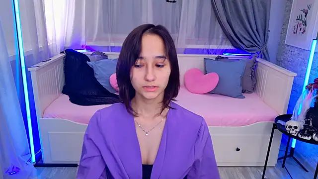 EmilySwonn online show from 10/30/25, 05:35