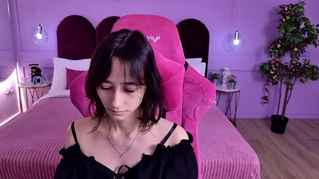 EmilySwonn online show from 11/26/25, 04:41