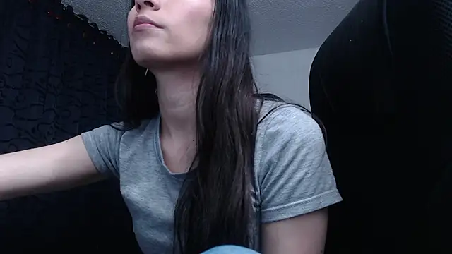 Snapshot of scarlett_vonrose chatting on 11/25/25, 07:03 scarlett vonrose online show from 11/25/25, 07:03