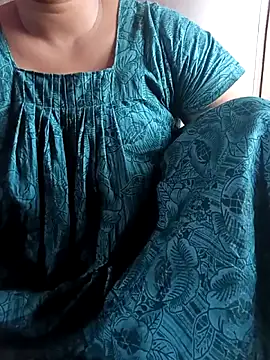 Snapshot of Aaradhya_Sharma chatting on 10/11/25, 10:58 Aaradhya Sharma online show from 10/11/25, 10:58