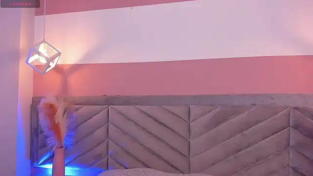 Snapshot of molly_zanderbond_ chatting on 10/23/25, 03:17 molly zanderbond online show from 10/23/25, 03:17