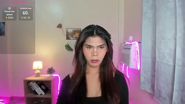 Snapshot of dianne_swift chatting on 10/29/25, 05:04 dianne swift online show from 10/29/25, 05:04