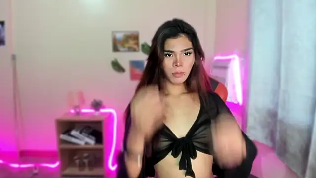 Snapshot of dianne_swift chatting on 11/09/25, 04:33 dianne swift online show from 11/09/25, 04:33