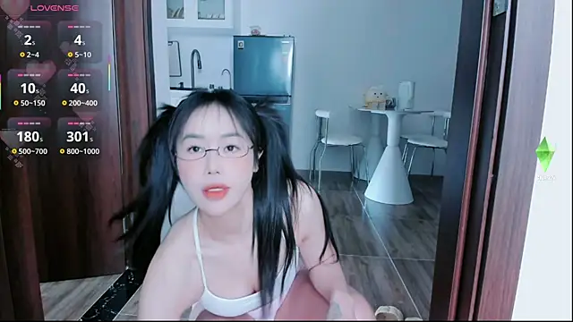 strawberry-ni online show from 10/27/25, 03:21