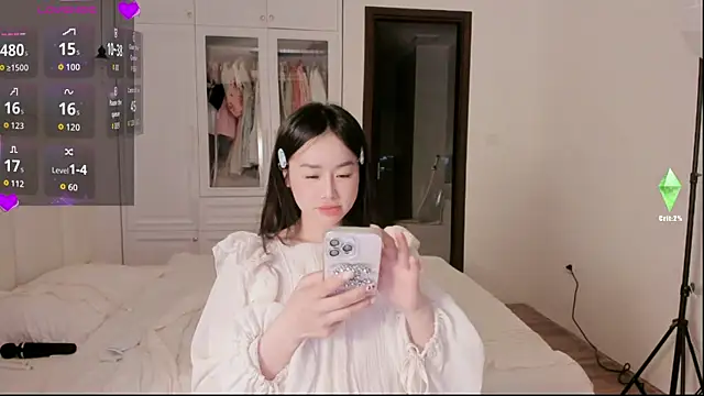 strawberry-ni online show from 10/30/25, 04:52