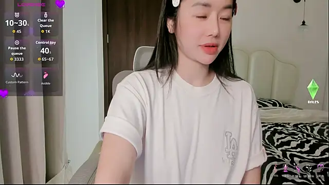 strawberry-ni online show from 11/06/25, 03:13