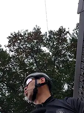 Snapshot of anggllaaa chatting on 10/17/25, 10:34 anggllaaa online show from 10/17/25, 10:34