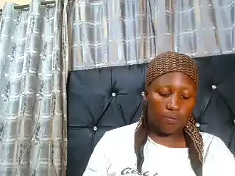 MelaninBunii online show from 09/18/25, 06:43