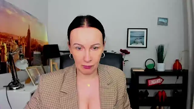 Velvet Jasmine online show from 09/30/25, 05:23