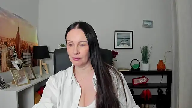 Velvet Jasmine online show from 10/08/25, 05:27