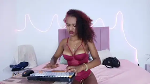 Valerin salazar online show from 11/07/25, 06:52