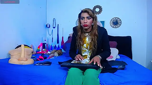 Starhott  online show from 11/21/25, 11:14