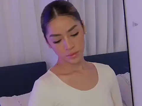 sophie wallton online show from 12/03/25, 04:16